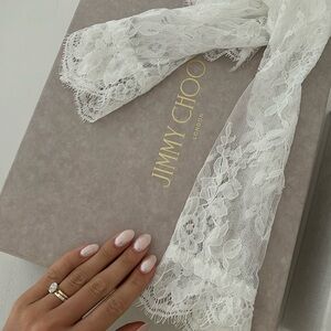 NWT - Park & Fifth Co Eleanor bridal Sleeves in “Juliette Lace”